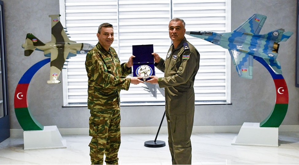 hava-doyush-komandanliginda-nato-heyeti-ile-gorush-kechirilib-f